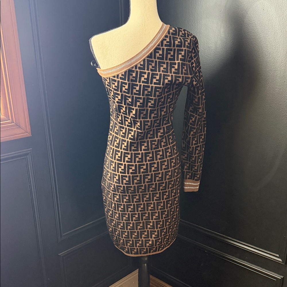 Fendi Monogram One-Shoulder -RARE- - Picture 3 of 5